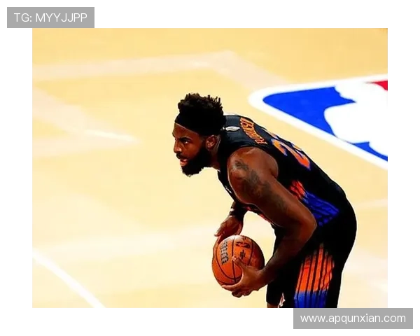 米切尔·罗宾逊篮下防守制造篮板差距 提升球队内线稳定性