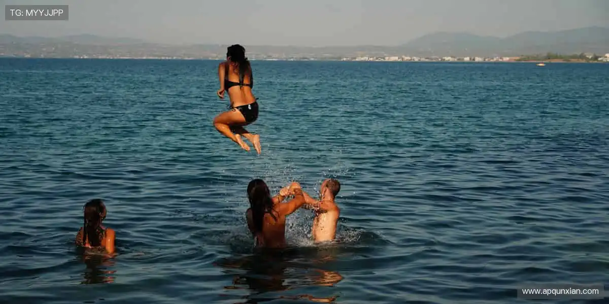 📺锁定直播，你的视角就是主场！